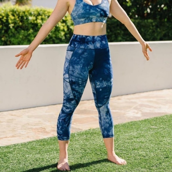 Zyia Active Light N Tight Hi-Rise Capri Leggings Navy Hendrix Tie Dye - Picture 3 of 11